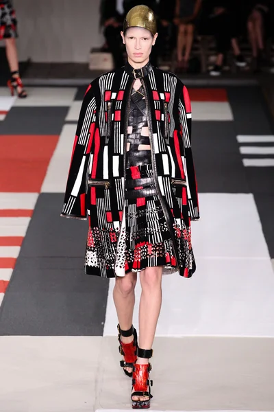 Look 4